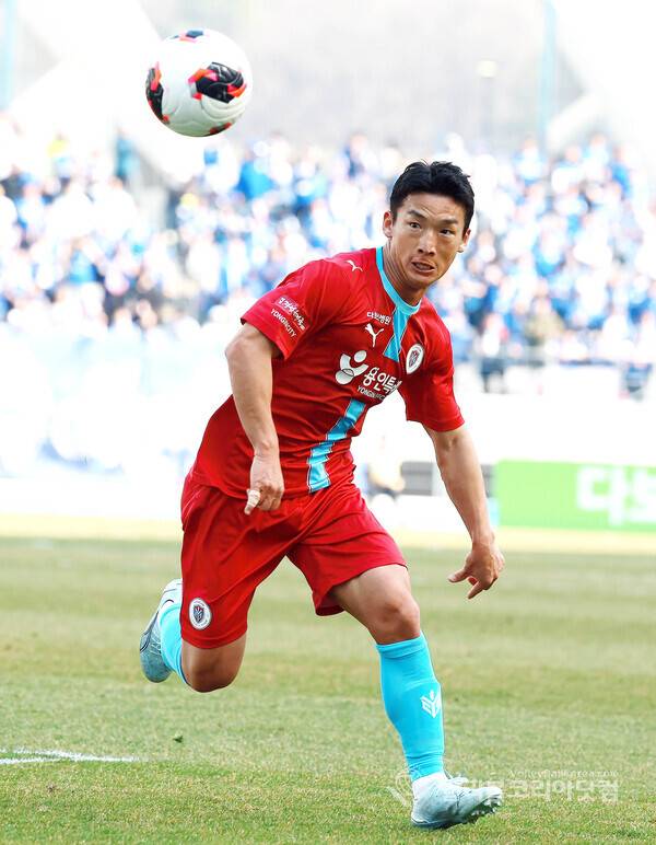 용인FC 김민우, 드리볼 공격.2026.03.28.(사진=김경수 기자/ 발리볼코리아닷컴 DB자료)