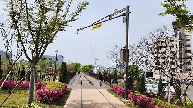 군산 철길숲에 설치되 비상호출 시스템 [군산시 제공. 재판매 및 DB 금지]
