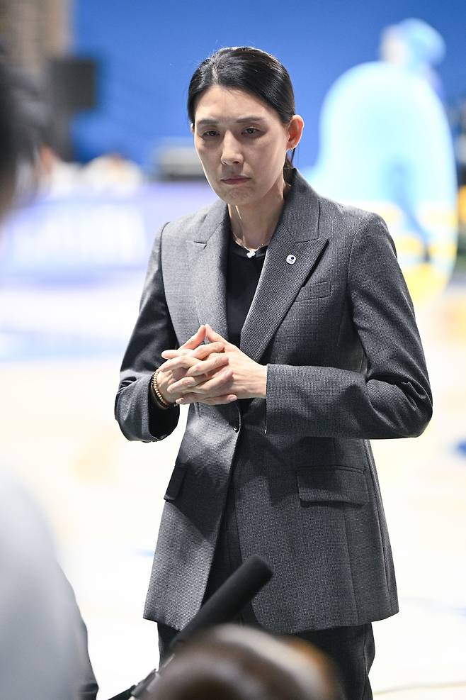 우리은행 사령탑 오른 전주원 감독 [WKBL 제공. 재판매 및 DB 금지]