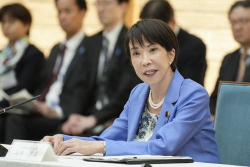 3대 안보문서 개정 전문가 회의서 발언하는 다카이치 일본 총리   (교도=연합뉴스) 다카이치 사나에 일본 총리가 27일 3대 안보 문서 개정 작업을 위해 구성한 전문가 회의에서 발언하고 있다. 2026.4.27. evan@yna.co.kr