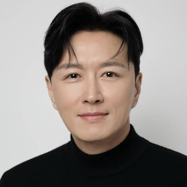 배우 진태현이 2년 넘게 출연했던 프로그램에서 하차한다는 소식을 전햤다. / 사진=진태현 SNS