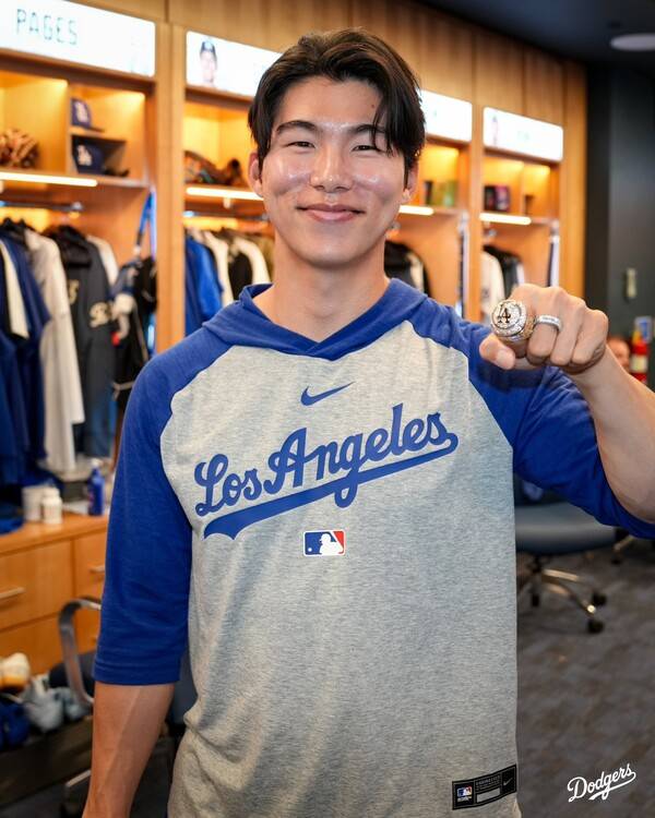 반지의 주인이 된 김혜성(사진=LA 다저스 SNS)