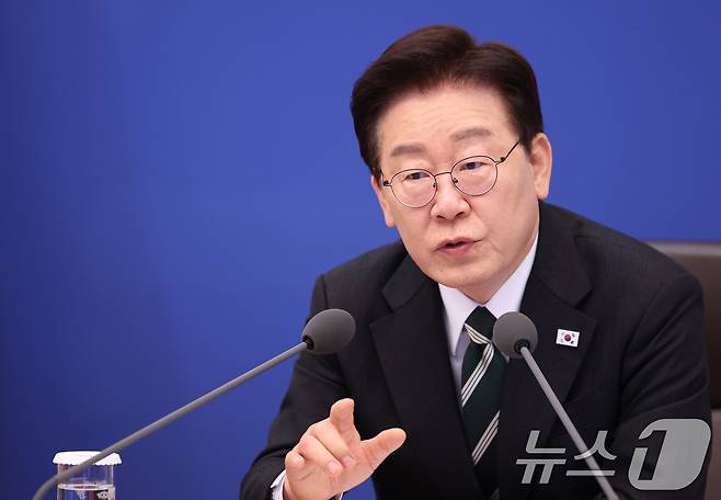 이재명 대통령이 28일 청와대에서 열린 제18회 국무회의 겸 제6차 비상경제점검회의에서 발언을 하고 있다. 2026.4.28 ⓒ 뉴스1 허경 기자