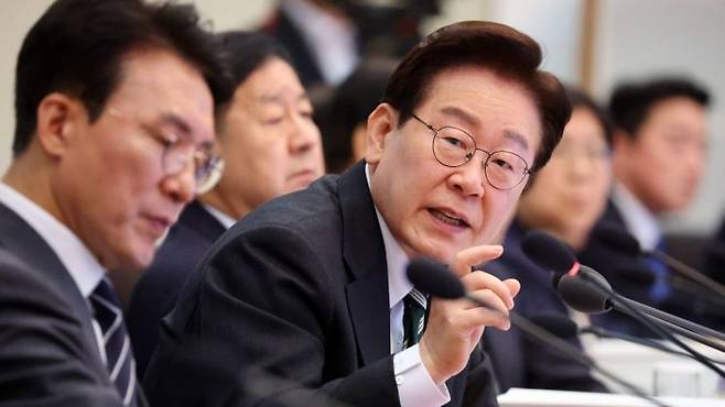 이재명 대통령이 28일 청와대에서 열린 국무회의 겸 비상경제점검회의에서 발언하고 있다. 연합뉴스