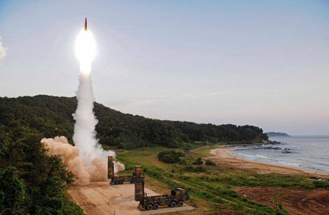 단거리 탄도미사일 중 최고급으로 평가받는 우리나라의 현무-2A 발사 모습. 합동참모본부 제공