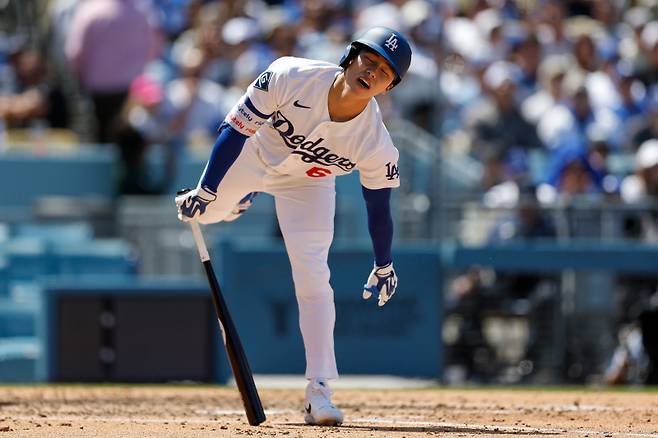<yonhap photo-2319="">김혜성이 지난 27일(한국시간) 시카고 컵스전 5회 삼진 아웃을 선언 당하자 아쉬워하고 있다. (AP Photo/Caroline Brehman)/ <저작권자 ⓒ 1980~2026 ㈜연합뉴스. 무단 전재 재배포 금지, AI 학습 및 활용 금지></yonhap>