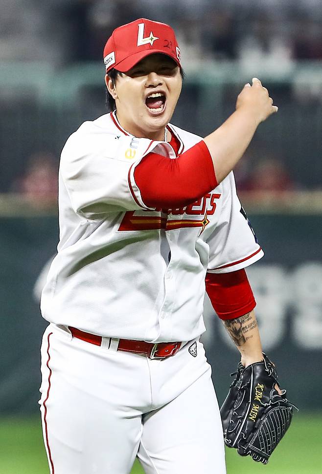 올 시즌 투심 패스트볼을 앞세워 순항을 이어가고 있는 오른손 투수 김민. SSG 제공