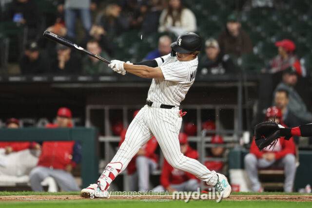 무라카미 무네타카가 4월 28일 역전 스리런 홈런을 치고 있다./게티이미지코리아