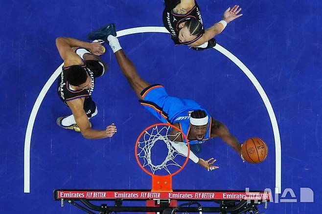 [피닉스=AP/뉴시스] 미국프로농구(NBA) 오클라호마시티 선더의 셰이 길저스 알렉산더. 2026.04.27.