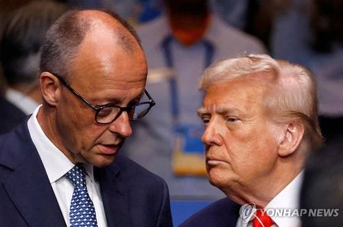 프리드리히 메르츠 독일 총리(왼쪽)와 도널드 트럼프 미국 대통령 [로이터 연합뉴스 자료사진]