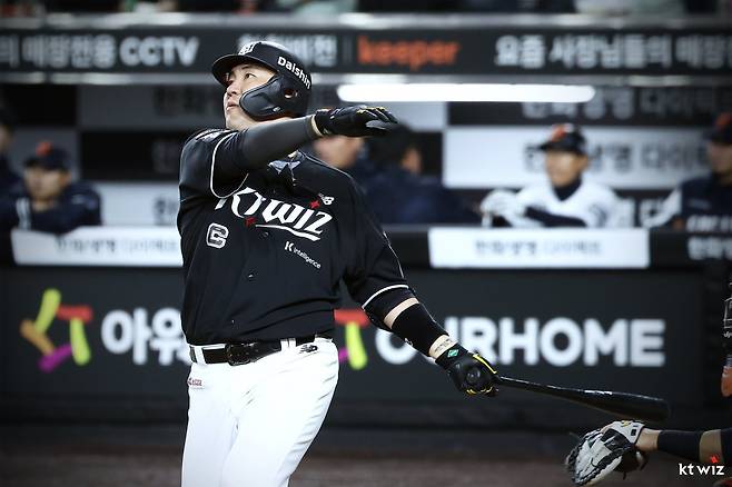 KIA 김도영,&nbsp;KT 장성우(사진), SSG 최정은 올 시즌&nbsp;홈런 부문 톱3에 올라있다. 3년만의 국내 선수 홈런왕 탄생 여부가 관심사다.&nbsp;사진제공｜KT 위즈