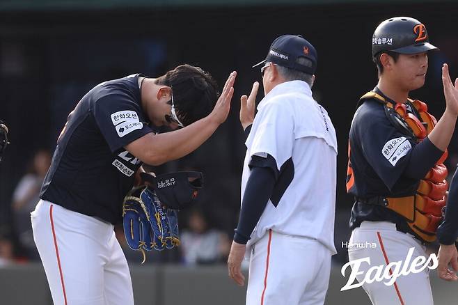 ▲ 김경문 한화 감독은 김서현의 복귀 시점에 대해 “지금 있는 선수들로도 (불펜 운영은) 충분하다”면서 “충분하니까 그리(급하게) 할 필요는 없다”고 말했다. ⓒ한화 이글스