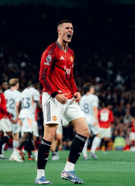 베냐민 세슈코. /사진=맨유 공식 SNS 갈무리