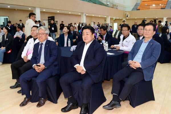 성남시, 경기도장애인체육대회 4연패 달성…사진은 폐막식에서 참석한 내빈들 모습.(사진제공=경기도장애인체육회)