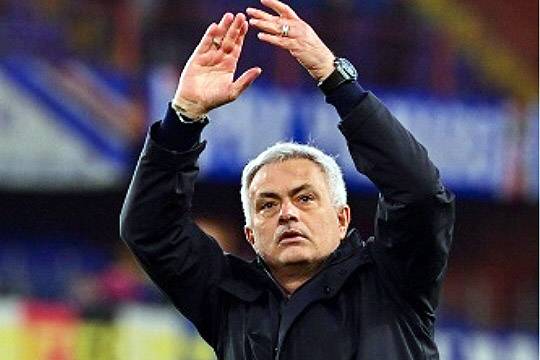 무리뉴 감독(사진=AS 로마 SNS)