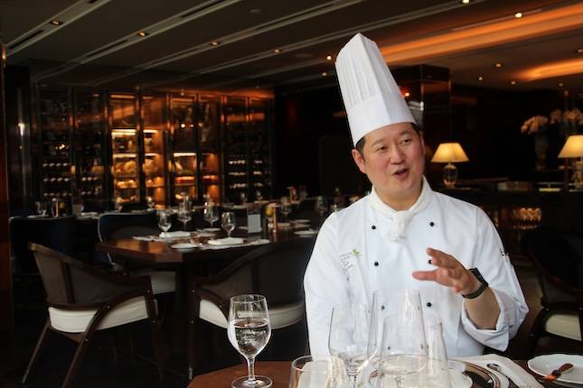 웨스틴 조선 서울의 아메리칸 와인&다인 '나인스 게이트' 전배성 주방장. / 사진=조선호텔앤리조트
