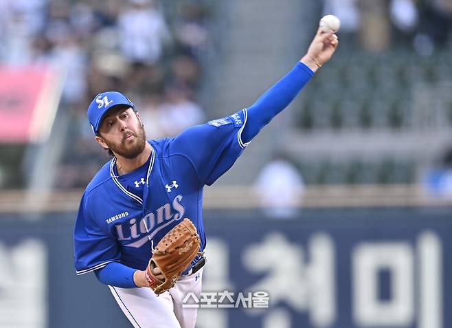 삼성 선발투수 오러클린이 29일 서울 잠실구장에서 열린 2026 KBO리그 두산전에서 역투하고 있다. 잠실 | 최승섭기자 thunder@sportsseoul.com