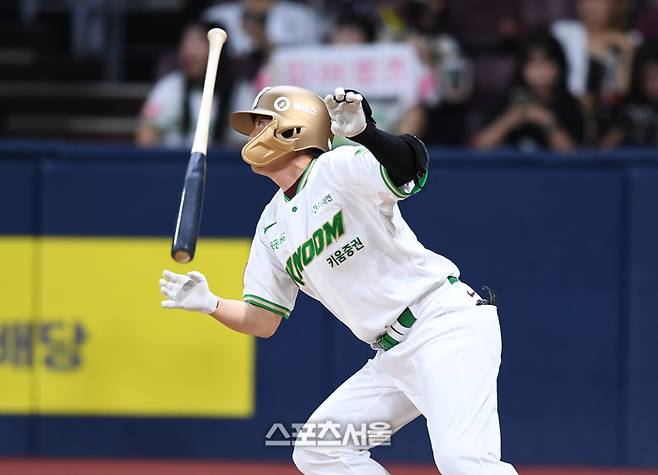 키움 오선진이 23일 서울 고척스카이돔에서 열린 2025 KBO리그 롯데와 경기 7회말 2사2루 1타점 우중간 2루타를 치고 있다. 고척 | 최승섭기자 thunder@sportsseoul.com