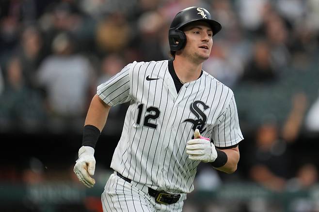 화이트삭스 콜슨 몽고메리가 2회말 우월 솔로홈런을 친 뒤 베이스를 돌고 있다. AP연합뉴스