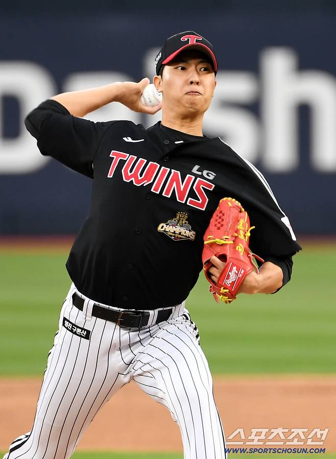 29일 수원KT위즈파크에서 열린 KT와 LG의 경기. LG 이정용이 역투하고 있다. 수원=박재만 기자 pjm@sportschosun.com/2026.04.29/