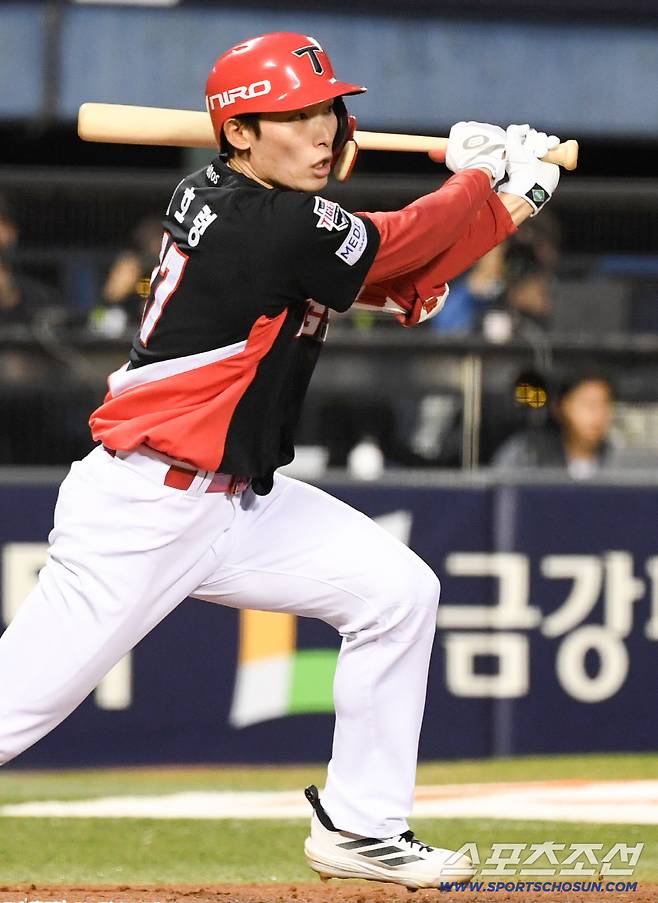 31일 잠실구장에서 열린 LG와 KIA의 경기. 2회초 2사 1,3루 KIA 김호령이 안타를 날리고 있다. 잠실=박재만 기자 pjm@sportschosun.com/2026.03.31/