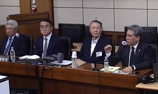 고위공직자범죄수사처 체포방해 등 혐의로 기소된 윤석열 전 대통령이 29일 서울 서초구 서울고등법원에서 열린 항소심 선고 공판에 출석해  있다. /서울고법