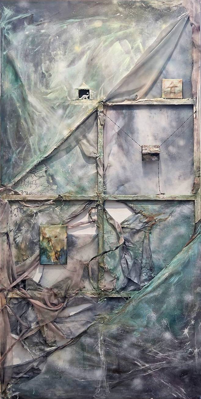 김서현_코라(Chora), 2026, Mixed media (oil, pigment, textile) on canvas