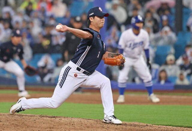 두산 박치국이 1일 삼성전에서 역투하고 있다./두산 베어스 제공