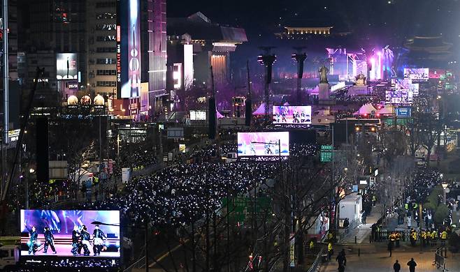 그룹 방탄소년단(BTS)이 지난 3월 21일 서울 광화문 광장에서 펼친 공연 ‘BTS 컴백 라이브: 아리랑’ 현장 (사진=연합뉴스)