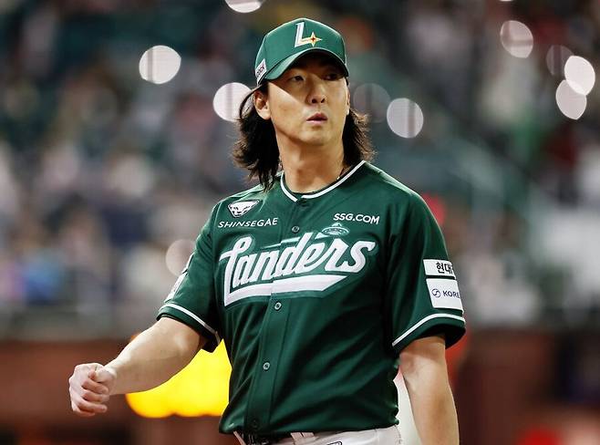 ▲ 필승조 이상의 값어치를 보여주며 올 시즌 전망을 밝히고 있는 문승원 ⓒSSG랜더스