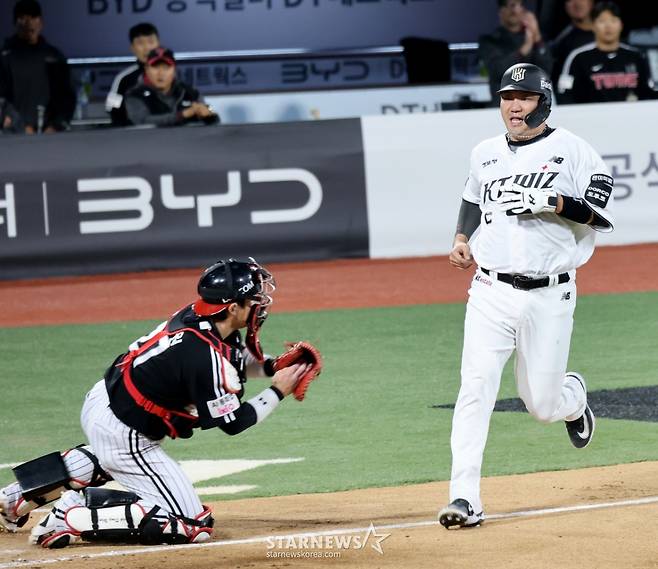 [카메라톡스]'누가봐도 홈은 무리였지!'  박동원에 여유있게 태그당하는 장성우