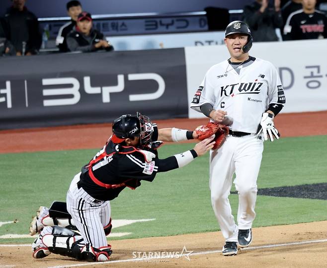 [카메라톡스]'누가봐도 홈은 무리였지!'  박동원에 여유있게 태그당하는 장성우