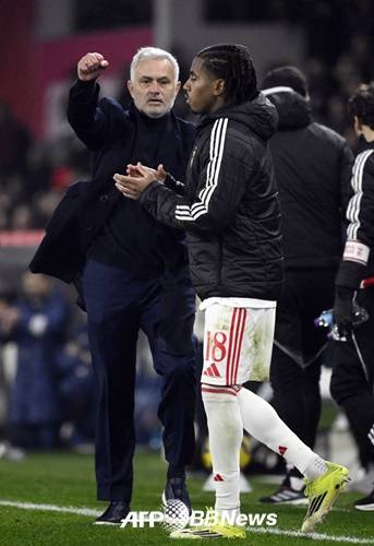 조세 무리뉴(왼쪽) 감독. /AFPBBNews=뉴스1