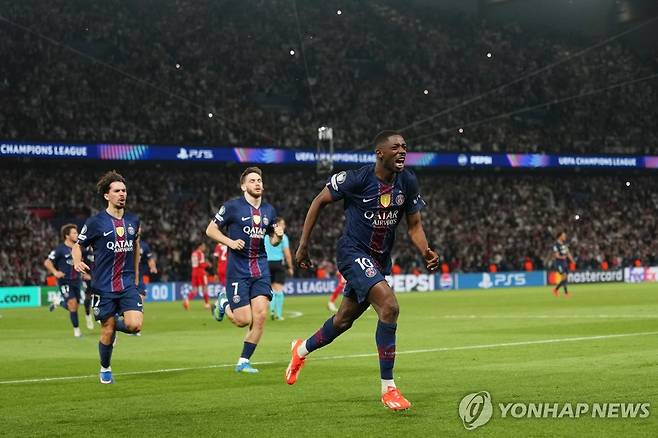 골 세리머니 하는 PSG 뎀벨레(맨 앞). [AP=연합뉴스]