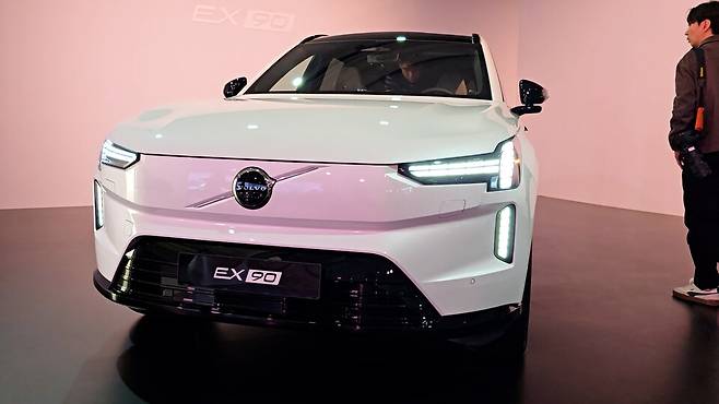 볼보 EX90 외관. / 사진=박성수 기자