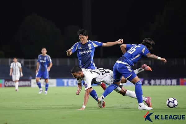 J리그 마치다 젤비아 소속으로 친정팀인 K리그 FC서울을 상대하는 나상호. ⓒ프로축구연맹