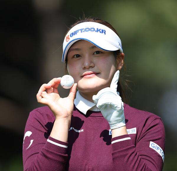 2026년 한국여자프로골프(KLPGA) 투어 신설 대회인 제1회 DB 위민스 챔피언십에 출전한 홍현지 프로가 1라운드에서 홀인원을 기록했다. 사진제공=KLPGA (사진을 무단으로 사용하지 마십시오.)