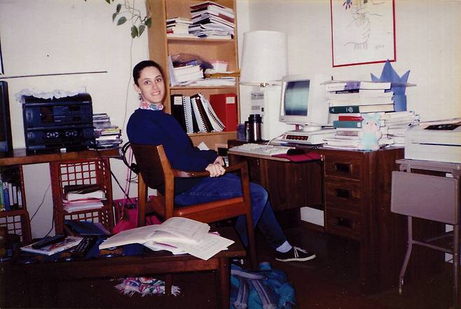 1992년 미국 캘리포니아 로런스 버클리 국립연구소에서 박사 과정생으로 연구하던 클라우디아 셰인바움. 셰인바움 X 캡처