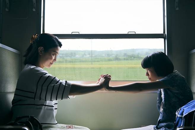 영화 '르누아르'는 아버지의 암 투병, 어머니의 외도 속에서 홀로 세상을 알아가며 성장해가는 11살 소녀 후키의 이야기다. 사진 오드