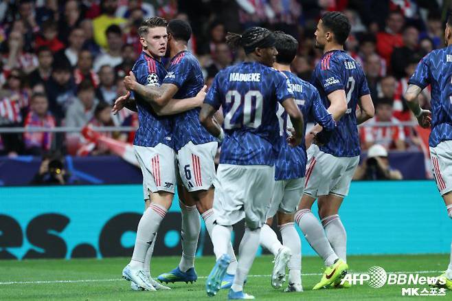 요케레스가 득점 후 동료들과 기쁨을 나누고 있다. 사진=AFPBBNews=News1