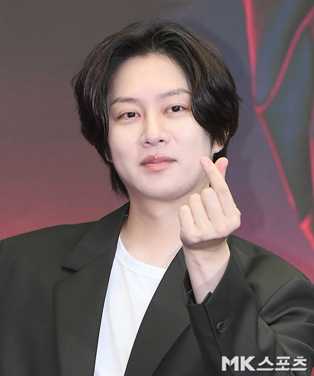 그룹 슈퍼주니어 김희철이 건강상의 이유로 ‘아는 형님’을 떠나고, 그의 빈 자리는 코미디언 김신영이 채운다. / 사진 = 천정환 기자