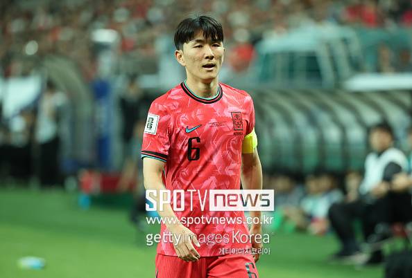 ▲ estadio da luz slb holland benfica ball inbeom hwang team md3 uefa champions league 202425 league phase lisbon football match sport lisboa e benfica portuguese league liga portugal liga portugal betclic sl benfica eagle