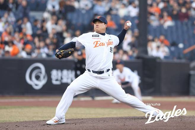 ▲ 시즌 세 번째 승리 사냥에 도전하는 류현진. 직전 SSG전에서는 6이닝 10탈삼진 2실점으로 승리투수가 된 기억이 있다 ⓒ한화이글스