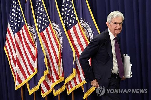제롬 파월 연준 의장이 29일(현지시간) 마지막 기자회견을 마치고 자리를 떠나고 있다.
[로이터 연합뉴스. 재판매 및 DB 금지]