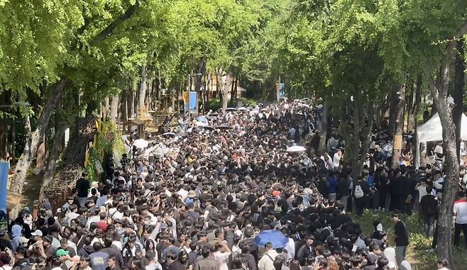 성수동 포켓몬 행사에 밀려든 인파.(X갈무리)