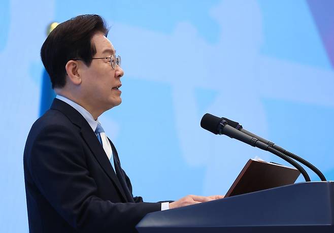 이재명 대통령이 1일 청와대에서 열린 2026 노동절 기념식에서 기념사를 하고 있다. 청와대통신사진기자단