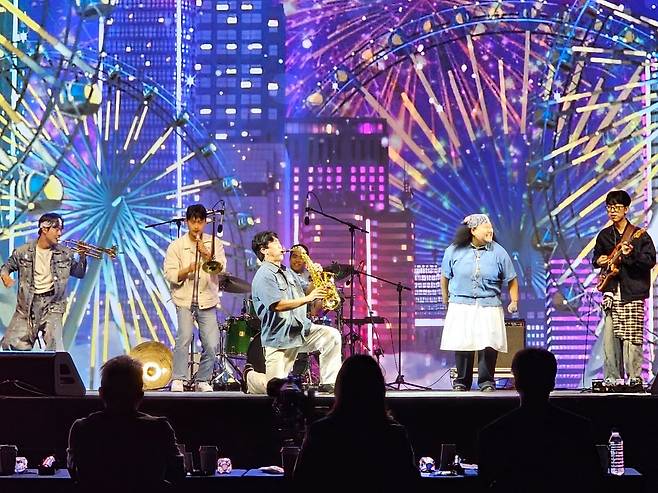 2025 한강 대학가요제 대상팀 '투웰브' 공연 모습. [사진 서울시]