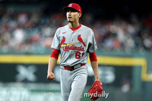 세인트루이스 카디널스 라이언 오브라이언이 투구를 마치고 더그아웃으로 향하고 있다./게티이미지코리아