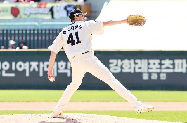 SSG 베니지아노가 26일 KT전에서 역투하고 있다./SSG 랜더스