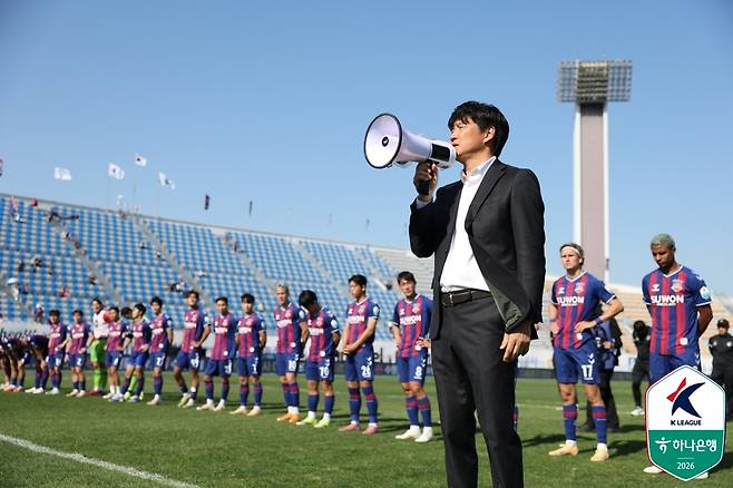 박건하 수원FC 감독(한국프로축구연맹 제공)